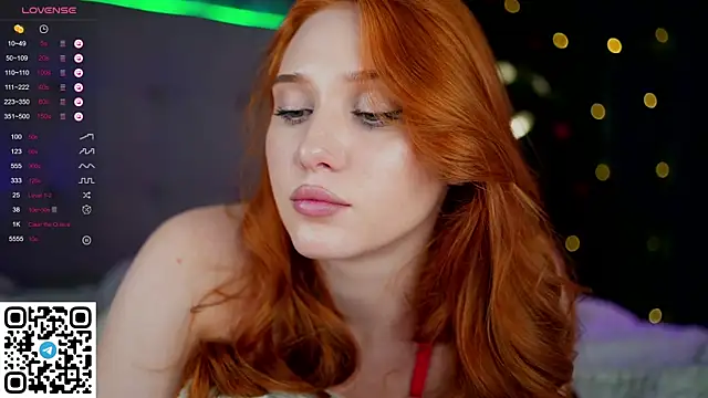 Snapshot of KleinGlif chatting on 12/30/24, 12:09 KleinGlif online show from 12/30/24, 12:09