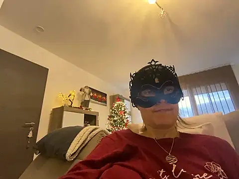 Marilou1983 online show from 12/22/24, 01:55