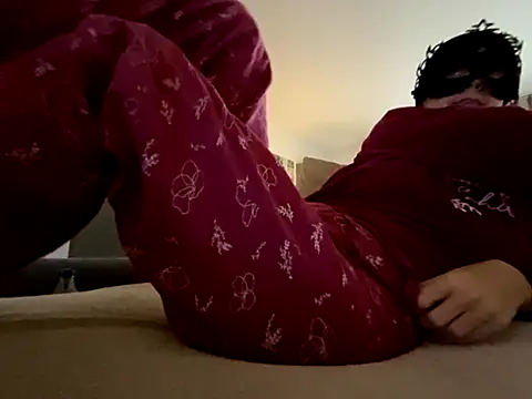 Marilou1983 online show from 11/30/25, 08:51