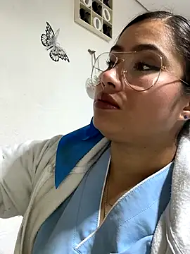 Snapshot of Sweet__Nurse1 chatting on 09/25/25, 03:27 Sweet Nurse1 online show from 09/25/25, 03:27