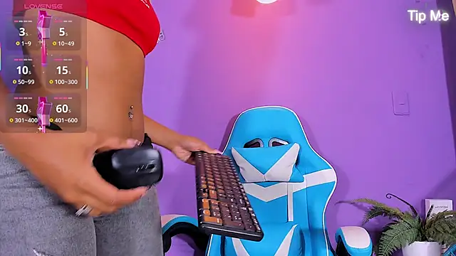 Snapshot of SunnyPage chatting on 02/18/25, 11:55 SunnyPage online show from 02/18/25, 11:55