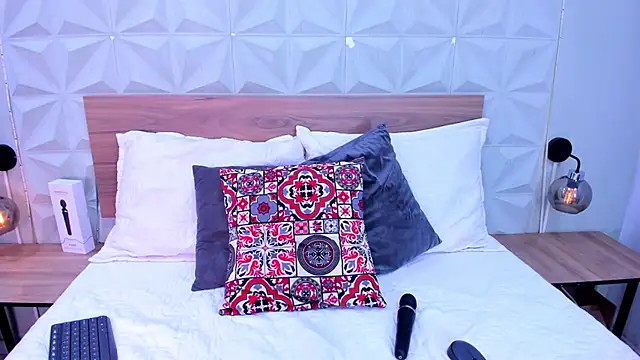 Stacey white  online show from 01/05/26, 08:01