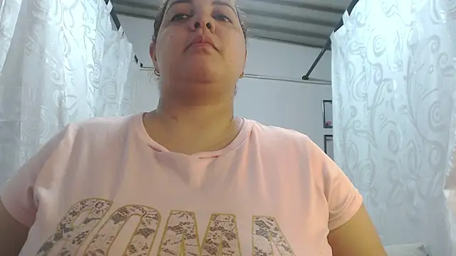 Snapshot of mia_donatto369 chatting on 05/29/26, 01:09 mia donatto369 online show from 05/29/26, 01:09
