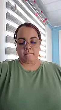Snapshot of mia_donatto369 chatting on 07/08/26, 02:21 mia donatto369 online show from 07/08/26, 02:21