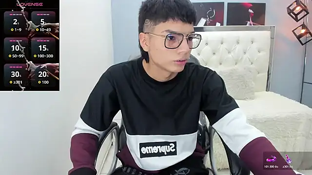 Snapshot of Noha_scott chatting on 11/27/25, 10:56 Noha scott online show from 11/27/25, 10:56