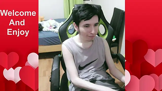 Twink martinboy online show from 04/21/26, 12:45