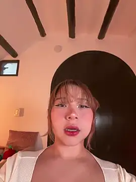 Snapshot of -SofiaCastillo- chatting on 02/19/26, 10:28 -SofiaCastillo- online show from 02/19/26, 10:28