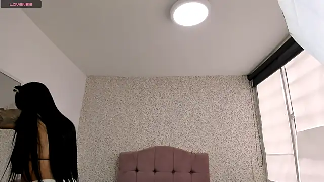 Snapshot of CharlotteeGray_ chatting on 12/13/24, 07:53 CharlotteeGray online show from 12/13/24, 07:53
