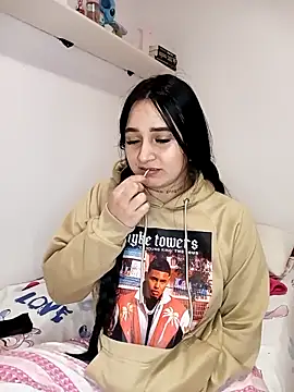 Snapshot of Juanamd1 chatting on 02/25/25, 11:19 Juanamd1 online show from 02/25/25, 11:19