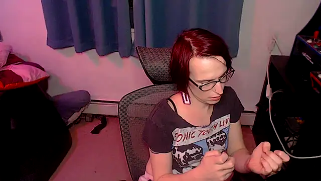 Snapshot of RyffBurnz chatting on 12/22/25, 11:46 RyffBurnz online show from 12/22/25, 11:46