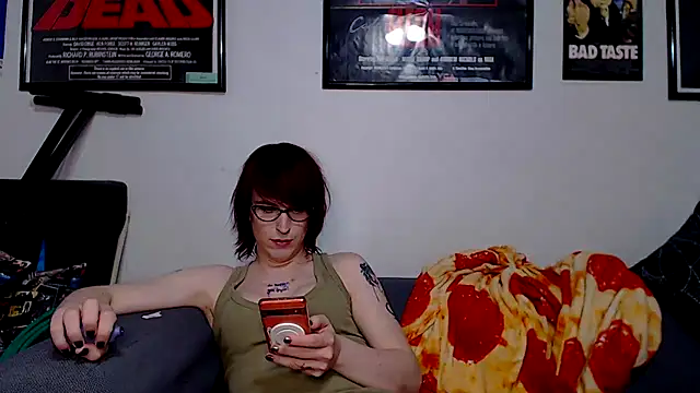 Snapshot of RyffBurnz chatting on 04/28/26, 11:32 RyffBurnz online show from 04/28/26, 11:32