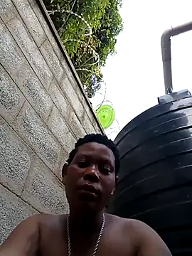 Snapshot of Broan_me chatting on 02/15/25, 03:28 Broan me online show from 02/15/25, 03:28