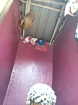 Snapshot of Broan_me chatting on 02/19/25, 09:06 Broan me online show from 02/19/25, 09:06