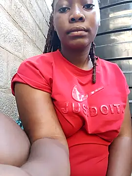 Snapshot of Broan_me chatting on 03/14/25, 04:43 Broan me online show from 03/14/25, 04:43