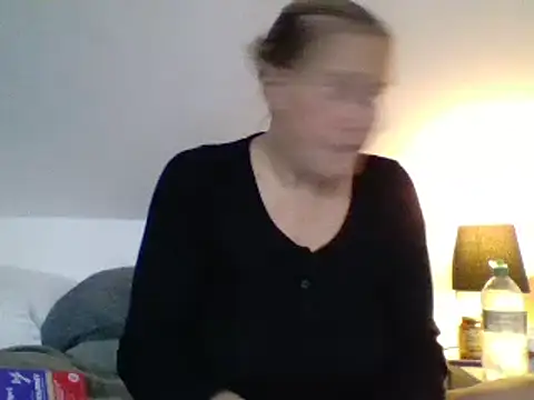 Snapshot of scrummymummy2 chatting on 09/14/25, 08:08 scrummymummy2 online show from 09/14/25, 08:08