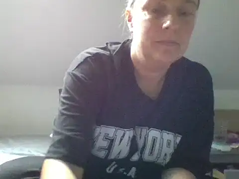 Snapshot of scrummymummy2 chatting on 10/07/25, 09:28 scrummymummy2 online show from 10/07/25, 09:28