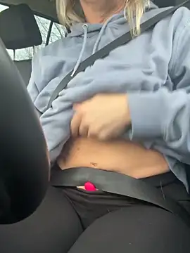 -Milfshake- online show from 04/13/26, 04:01