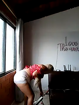 SamaraJay1 online show from 02/20/25, 05:18