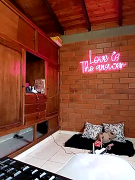 SamaraJay1 online show from 03/18/25, 03:31