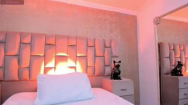 EmmaTorres  online show from 11/03/25, 07:59