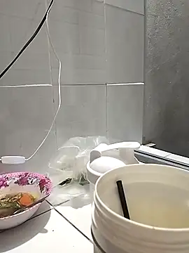 Snapshot of HimiJim chatting on 11/28/25, 12:24 HimiJim online show from 11/28/25, 12:24