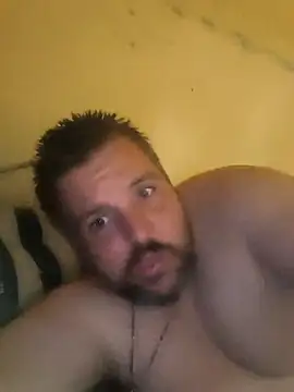 Snapshot of Ronny2510 chatting on 10/07/25, 01:08 Ronny2510 online show from 10/07/25, 01:08