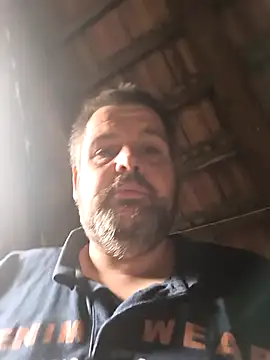 Snapshot of Ronny2510 chatting on 10/10/25, 11:20 Ronny2510 online show from 10/10/25, 11:20