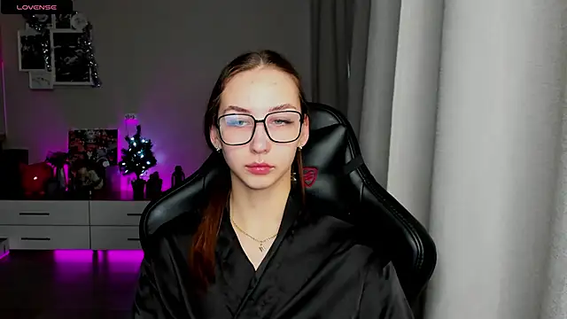 Sm0ly online show from 12/28/24, 04:08