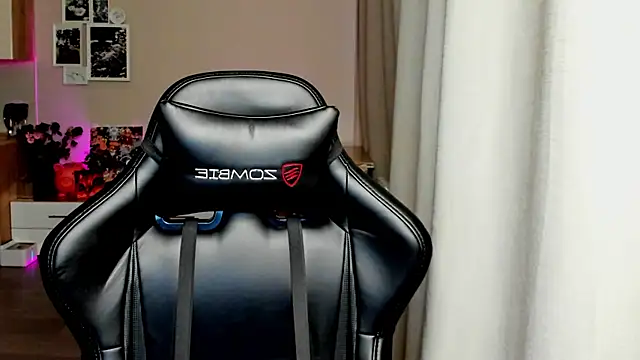 Sm0ly online show from 10/21/25, 01:50