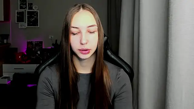 Sm0ly online show from 11/24/25, 02:22