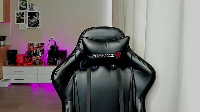 Sm0ly online show from 04/22/26, 03:42