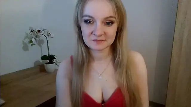 Snapshot of AlmaHoney chatting on 01/20/25, 06:10 AlmaHoney online show from 01/20/25, 06:10