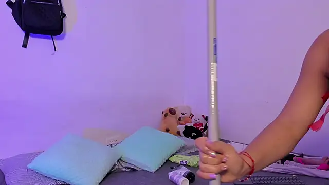 crystalvazquez online show from 10/16/25, 11:55