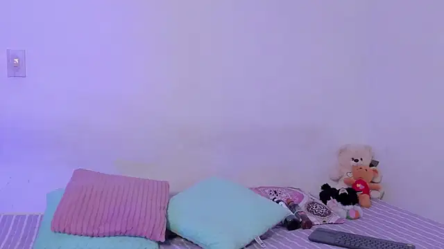 crystalvazquez online show from 10/24/25, 03:30