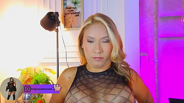 AlessiaLondon online show from 06/13/26, 09:29
