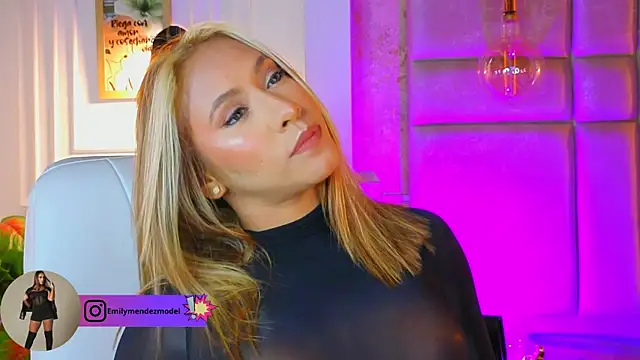 AlessiaLondon online show from 06/15/26, 10:17