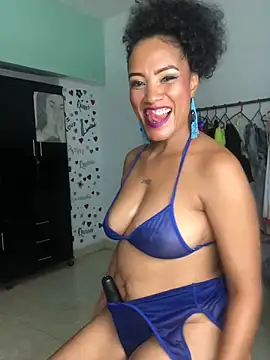 AdelaHaneix online show from 12/15/24, 10:04