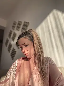 RaquelleDevon online show from 03/13/26, 06:09