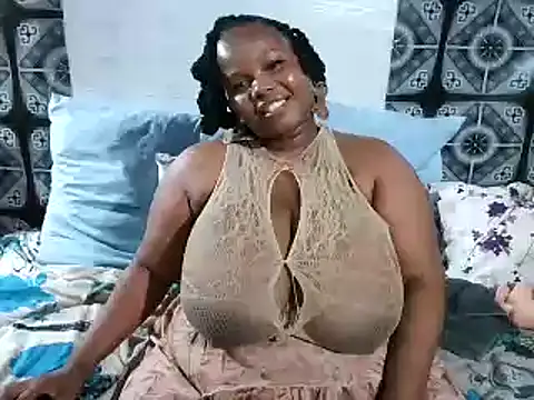 Snapshot of Candiyliciousxx chatting on 05/19/26, 02:45 Candiyliciousxx online show from 05/19/26, 02:45