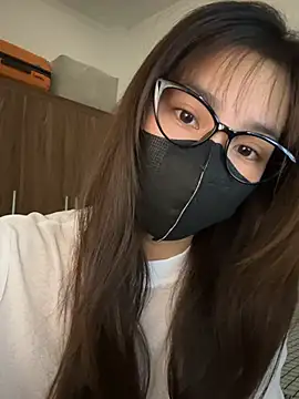 Snapshot of Lilisa_miu chatting on 05/20/26, 04:46 Lilisa miu online show from 05/20/26, 04:46