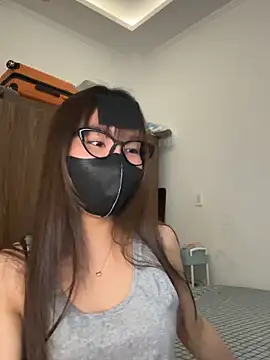 Snapshot of Lilisa_miu chatting on 05/24/26, 04:12 Lilisa miu online show from 05/24/26, 04:12