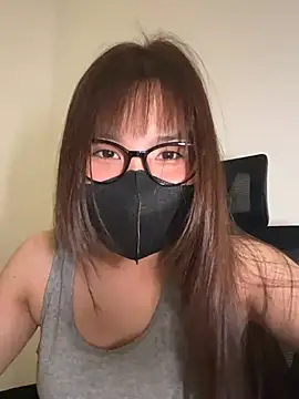 Snapshot of Lilisa_miu chatting on 07/22/26, 04:10 Lilisa miu online show from 07/22/26, 04:10