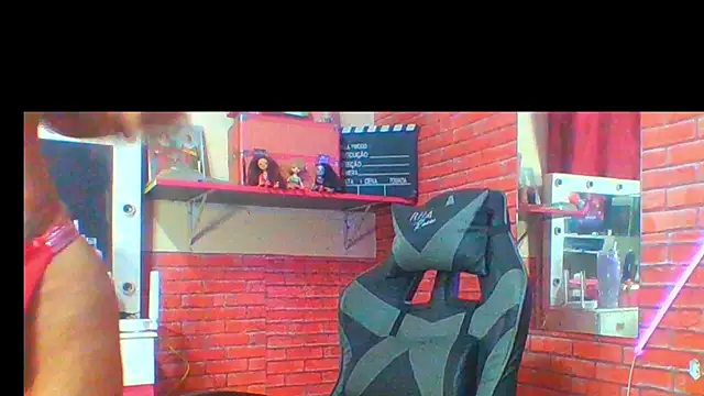 Snapshot of Transthifany chatting on 10/10/25, 03:44 Transthifany online show from 10/10/25, 03:44