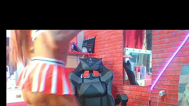 Snapshot of Transthifany chatting on 10/12/25, 04:17 Transthifany online show from 10/12/25, 04:17