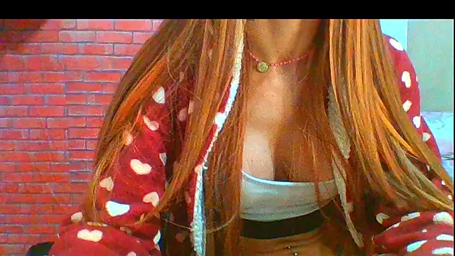 Snapshot of Transthifany chatting on 10/28/25, 01:03 Transthifany online show from 10/28/25, 01:03