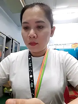 Snapshot of Benlla2802 chatting on 12/17/24, 07:48 Benlla2802 online show from 12/17/24, 07:48