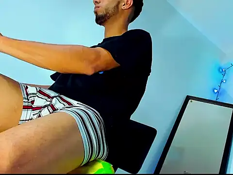 Snapshot of Gregory_hard chatting on 01/18/25, 09:45 Gregory hard online show from 01/18/25, 09:45