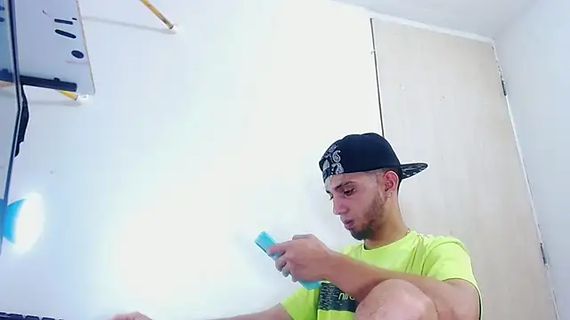 Snapshot of Gregory_hard chatting on 11/12/25, 10:04 Gregory hard online show from 11/12/25, 10:04