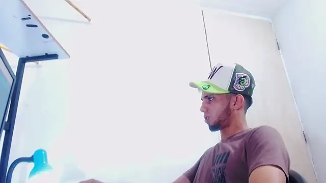 Snapshot of Gregory_hard chatting on 11/20/25, 05:18 Gregory hard online show from 11/20/25, 05:18