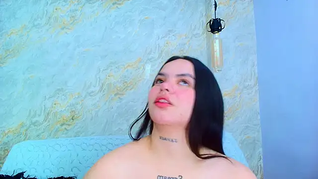 Mia candy 0 online show from 12/15/25, 12:09